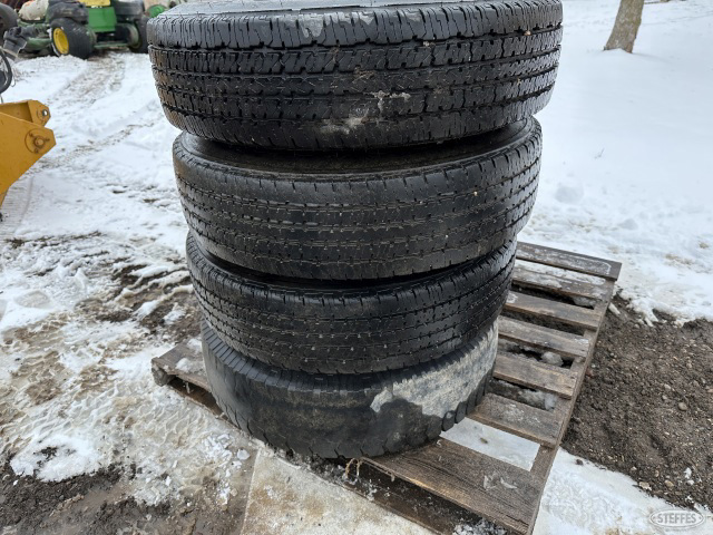 (4) 215/65R16 tires
